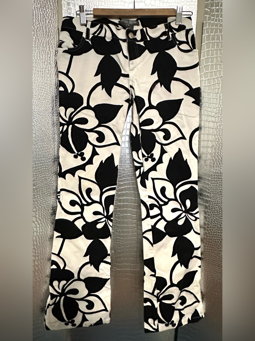 Bisou Bisou Vintage Black and White Floral Pants